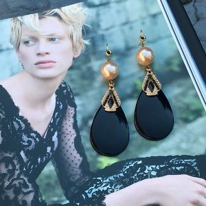 🖤Onyx and pearl drop earrings🖤